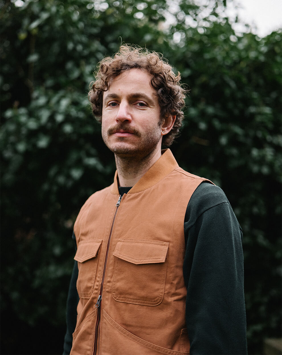 Tom Massey - Award-winning garden designer, author of RHS Resilient Garden and featured designer on BBC Two's Your Garden Made Perfect. Tom has been consulting on the development
of our new range of outdoor apparel, designed by gardeners for gardeners.