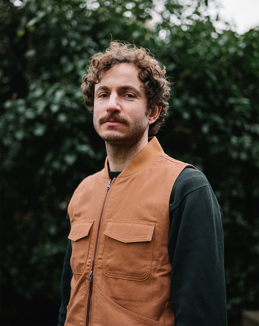 Tom Massey - Award-winning garden designer, author of RHS Resilient Garden and featured designer on BBC Two's Your Garden Made Perfect. Tom has been consulting on the development
of our new range of outdoor apparel, designed by gardeners for gardeners.